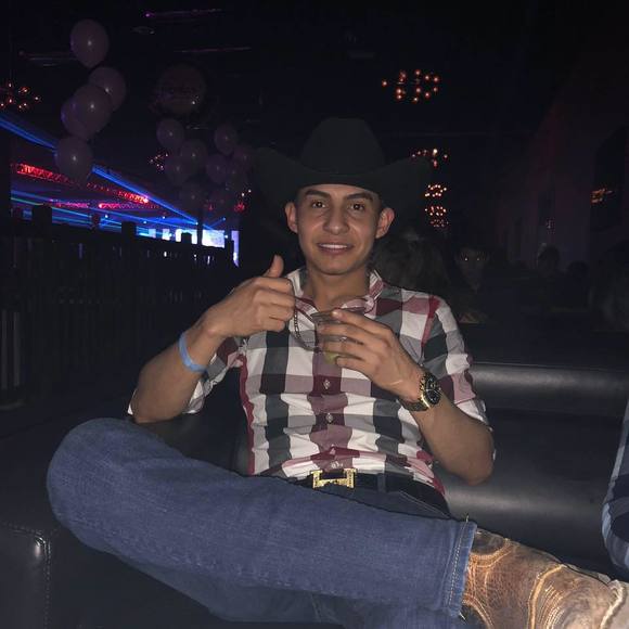 Meet your Posher, Armando - Picture 1 of 1